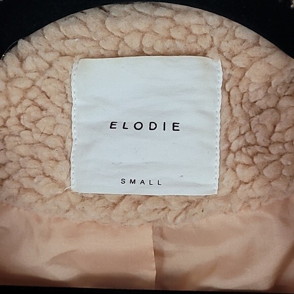 Elodie Sherpa Teddy Jacket. Size Small. Tan, Long sleeve. Zipper Closure - Picture 6 of 7